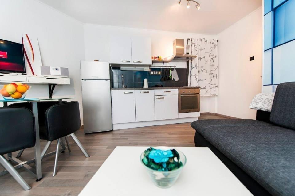 Apartman Puzzle 罗维尼 外观 照片
