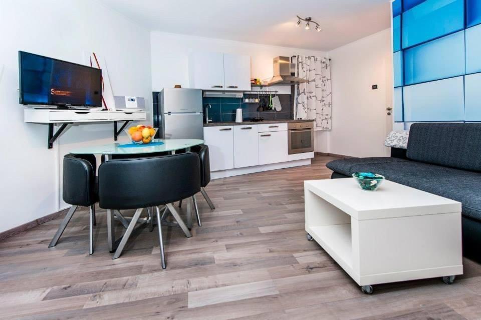 Apartman Puzzle 罗维尼 外观 照片